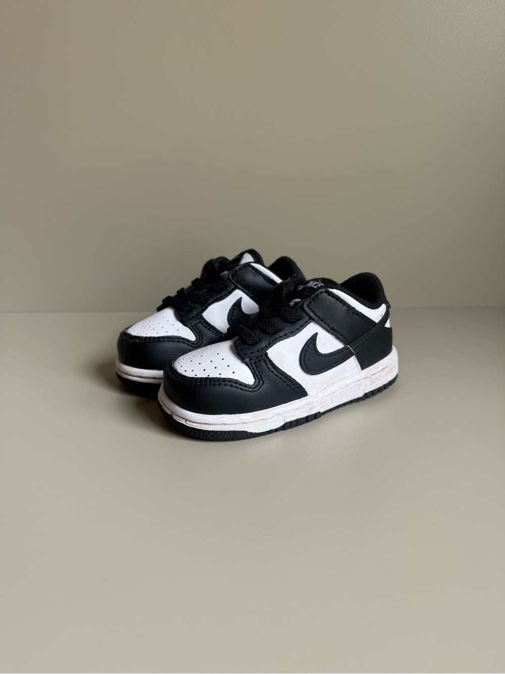 Nike Dunk Low Sneaker - Panda